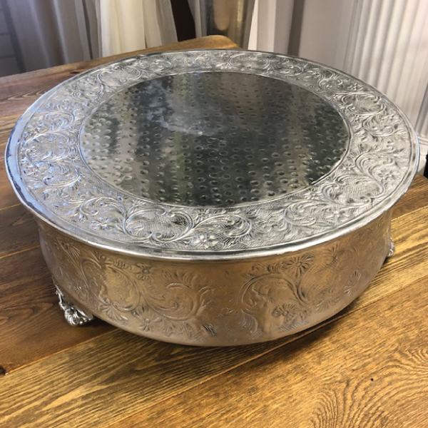 18 Round Silver Cake Stand Rentals